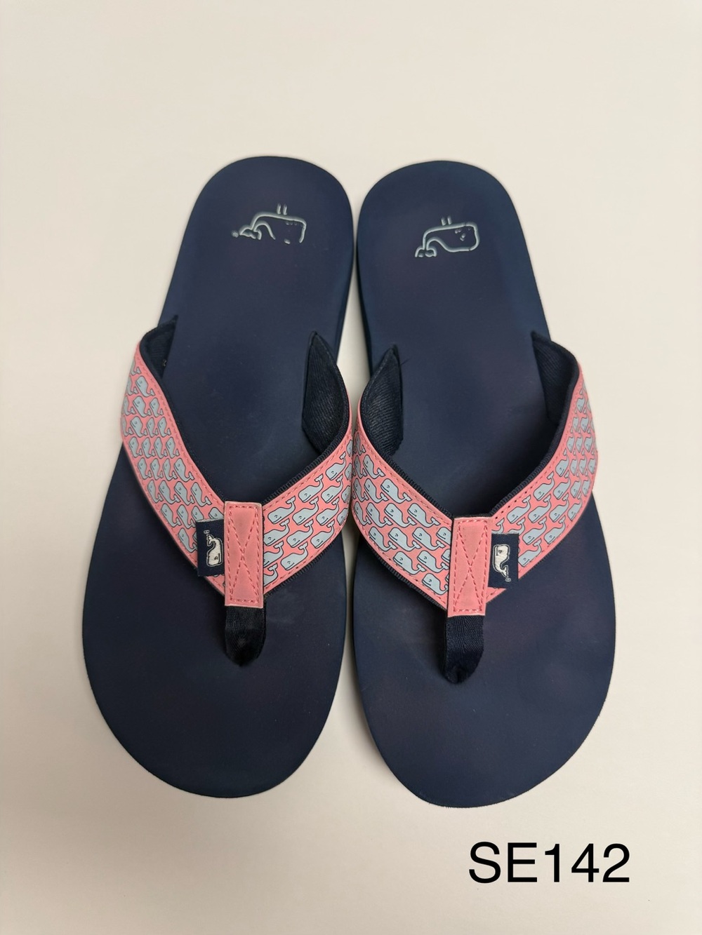 Vineyard Vines Men’s Micro Whales Classic Flip Flops Pink Navy Size 11